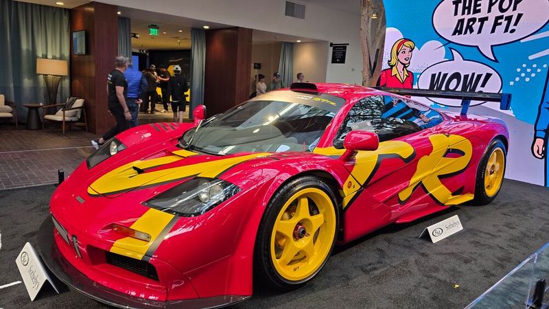 Platz 2: Dieses 1996er McLaren F1 Coupe erzielt einen Erlöls von 34.555.000 Dollar bei RM Sotheby's. Der einzige Wagen mit einer solchen Lackierung ab Werk. 1999 kaufte ihn Rock'n'Roll-Legende Nick Mason von Pink Floyd das Auto und fuhr es 25 Jahre lang. (Bild: Classic Analytics)