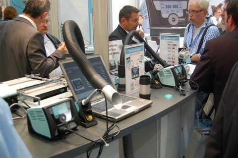 Ein weiteres Messehightlight ist die neue Lötstation WX2 vom Weltmarktführer Weller: Der intelligente Lötkolben merkt sich die Lötparameter (Archiv: Vogel Business Media)