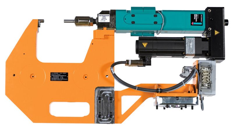 Bild 2: Anschlussfertige Tox-Maschinenzange vom Typ TZ mit Servomotor inklusive Resolver von Lenze. Die Ansteuerung übernimmt der TOX-Achs-Controller Line-X auf Basis des Servo Drives 9400. (Bild: Lenze)