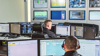 Die Sicherheitszentrale von Protection One behält die Situation immer im Auge. (Bild: Protection One)