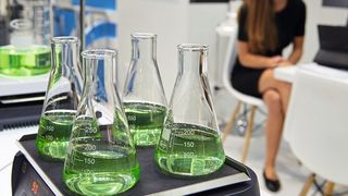 1 In Hall 4.1, various exhibitors from the laboratory and analytical technology sectors will also be showing their innovations. (Source: Dechema e.V./Jean-Luc Valentin)