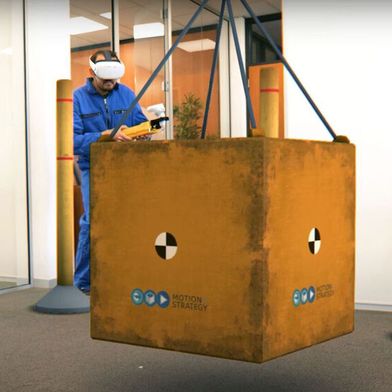 Das Ausbildungskonzept der Berufsschule Regen erlaubt es, den Hallenkranschein während der regulären Berufsausbildung zu machen. (Bild: TÜV Süd)