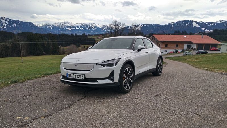 Polestar hat das Modell 2 erneuert. Wir sind es gefahren.(Bild:  Thomas Günnel/Automobil Industrie)