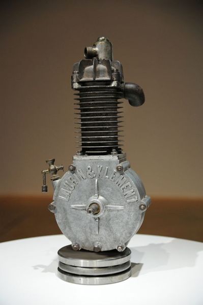 1899 stellte die junge Firma Laurin & Klement ihren ersten Motor vor: Den Slavia Typ A gab es in verschiedenen Leistungsstufen mit 1,25 beziehungsweise 1,75 PS. (Škoda)