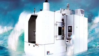 Diese horizontale Hochdruckwasserstrahlanlage zum Entgraten und Reinigen rückt den Verunreinigungen mit bis zu 1000 bar zu Leibe.  (Bild: Piller)