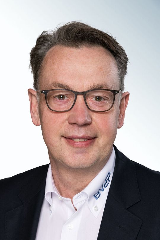 BVdP-Vorstandsmitglied Peter Vogel kritisiert die GDV-Studie zu den Reparaturkosten bei E-Autos.(Bild:  BVdP)