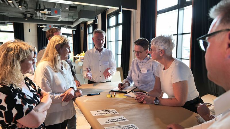 Natürlich ging es bei der Jahrestagung auch um ernste Themen, die die Teilnehmer unter anderem in Form eines Worldcafes bearbeiteten. (Bild: Schmidt - VCG)