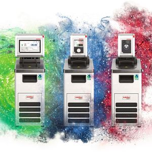 Abb.2: Kompakte Bauweise mit hoher Kälteleistung sowie die Kältemaschine 450F mit natürlichem oder synthetischem Kältemittel zeichnen die Temperiergeräte von Julabo aus.(Bild:  Julabo)