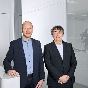 Daniel Pfeiffer (links) ist neuer Geschäftsführer bei Bachmann electronic in Feldkirch.(Bild:  Bachmann electronic)