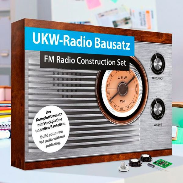 Für 36,99 Euro sind die Weihnachtsfeiertage gerettet. Der „UKW-Radio Bausatz“ kommt von Monsterzeug unter anderem mit Gehäuse, Steckplatine, SMD-bestückter Empfangsplatine mit integriertem UKW-Empfänger, Potis, Lautsprecher und Lautsprecherverstärker. (Bild: www.monsterzeug.de)