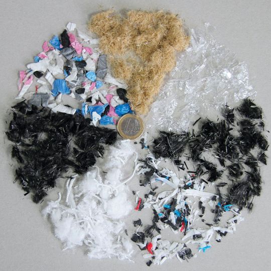 Recycling- und Naturfasern können nun auch gut dosiert werden – mit dem Faserdosierer Fiberxpert von Brabender(Bild:  Brabender)