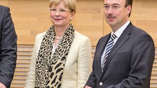 Ulrich Kelber, MdB, Cornelia Rudloff-Scha¨ffer, Pra¨sidentin des DPMA und Heiko Meyer, Vorsitzender der HP-Geschäftsführung (v. l.) (Foto: Harald Töpfer)