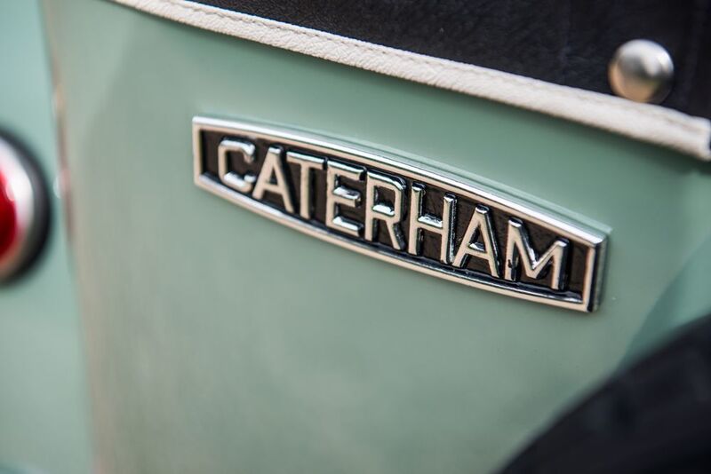 Caterham hat die Retro-Optik bis ins kleinste Detail durchgezogen. (Caterham Cars)
