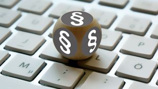 Welcher Paragraf könnte dazu führen, dass ich Recht bekomme? Diese Überlegung eines Verbrauchers ging gründlich schief. (Bild: © MH – stock.adobe.com)