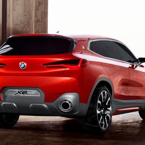(BMW)