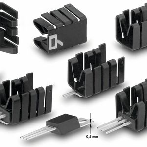Bild 2:  Spezielle im Aufsteckkühlkörper integrierte Klammern mit Anschlagkante, gewährleisten ein einfaches Einschieben des Transistors, auch mit geringerer Bodenplatte.(Bild:  Fischer Elektronik GmbH & Co. KG)