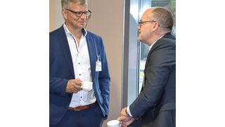 Peter Rebehn (l.) im Gespräch mit LP-Chefredaktuer Marc Platthaus beim Praxistag HPLC 2019 in Köln. (LABORPRAXIS)