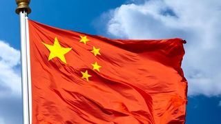 China behauptet sich in Sachen Exportgeschehen trotz globalem Gegenwind. Hier malen Experten ein aktuelles Bild der Lage, nebst Erklärungen und Entwicklungen mit Blick auf die zweitgrößte Volkswirtschaft auf diesem Planeten. (Bild: Flaggstaff)