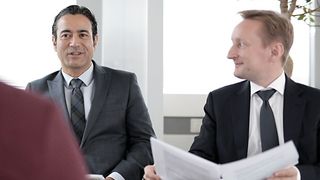 Abb. 1: Stärker wachsen als der Markt: In Deutschland verfolgen das Gilles Le Van und Julien Sauveplane insbesondere auch im Markt Research & Analysis.  (Air Liquide)