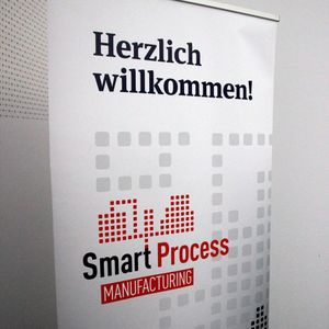 Netzwerken in diesem Jahr wieder live: Auf dem  Smart Process Process Manufacturing Kongress diskutierten am 4. und 5. Mai zwei Tage lang 150 Teilnehmer aus den Prozessindustrien über den Stand der Digitalisierung in der Branche. Der Kongress ist die einzige Veranstaltung in Deutschland, die das Thema Digitalisierung in ihrer ganzen Breite abbildet und sich den Themen Engineering, Automatisierung, Produktion, Instandhaltung, Supply Chain und Management widmet.  (Bild: PROCESS)