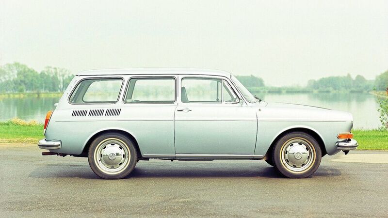 Die von 1969 bis 1973 gebauten Modelle hingegen werden als „Langschnauzer“ bezeichnet. Den Variant gibt es zeitlebens nur mit drei Türen, anders als die Fließhecklimousine TL, die ab 1971 auch mit vier Türen lieferbar ist. (VW AG)