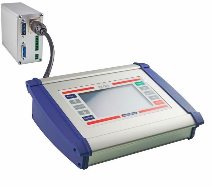 Bei dem neuen sensorlos arbeitenden Abrichtsystem für Schleifscheiben werden alle aus dem Betrieb der Spindel abgeleiteten Signale graphisch auf einem LCD-Display dargestellt. (BMR)