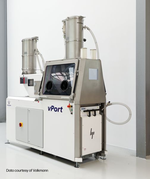 HP Additive Manufacturing Solutions arbeitet mit der Volkmann GmbH zusammen, einem Spezialisten für Metallpulverhandhabung, um vPort einzuführen, ein geschlossenes Pulvermanagementsystem für die HP Metal Jet S100 Printing Solution.  (Bild: HP)