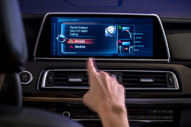Während Gesture Control im neuen BMW 7er lediglich Fingerbewegungen erkennt... (Foto: BMW)