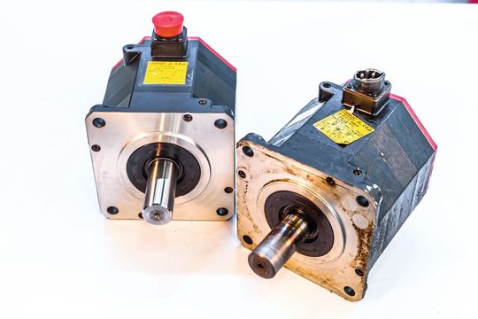 Vorher/nachher: Nach der Komplettüberarbeitung läuft der Fanuc-Motor wieder rund.(Bild:  Fanuc)