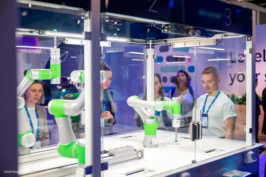Roboter-Anwendungen gab es im „Experience Center“ der „TechEd 2025“ zu sehen. (Bild:  SAP)