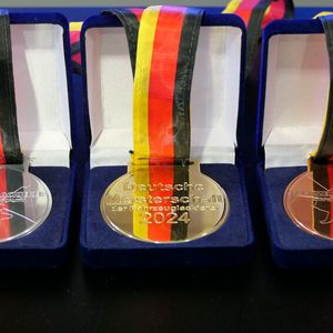 Zum ersten Mal gab es Medaillen. (Bild:  Wenz - VCG)