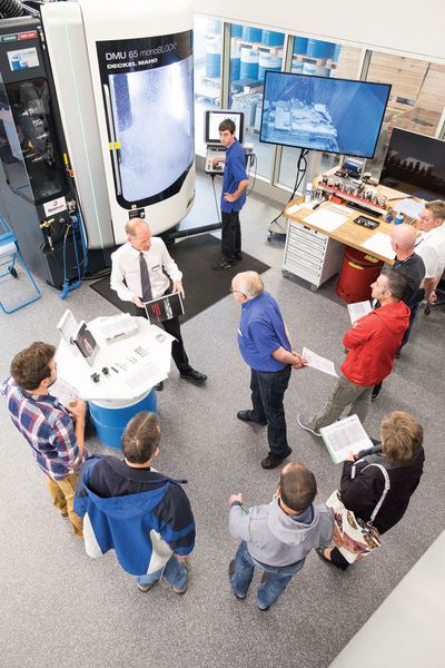 Blick in das Technologie Center von Blaser Swisslube, wo die Walter-Werkzeuge technologisch voll ausgereizt werden konnten. (Bild: Dario Zimmerli)