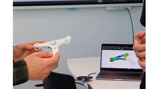 Entlastung für Konstrukteure! An der Universität Augsburg ist es einem Forscherteam per KI und üblichen Methoden gelungen, in lediglich Sekunden herauszufinden, wie ein Bauteil für das Spritzgießen am besten auszulegen ist – einschließlich Werkzeugkonstruktion. (Bild: Universität Augsburg)