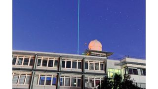 Am Tropos in Leipzig ist das größte und älteste Lidar in Betrieb. Es sendet Laserlicht auf drei Wellenlängen (355, 532 und 1.064 Nanometer) aus und sammelt das zurückgestreute Licht mit einem großen Hauptspiegel von 80 Zentimetern Durchmesser. (Bild: Tilo Arnhold, TROPOS)
