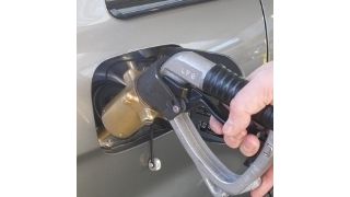 Ein Autogasantrieb kann im Mischbetreib auch mit Super E10 fahren, wenn der Motor für diesen neuen Kraftstoff geeignet ist. (Archiv: Vogel Business Media)