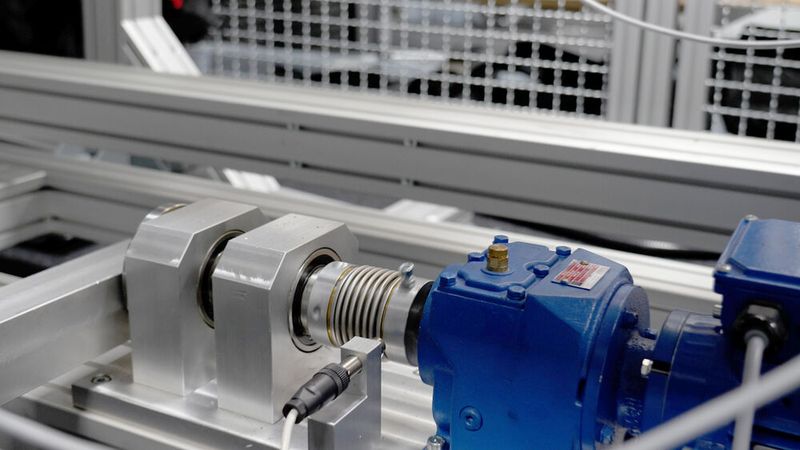 Die Norelem Rillenkugellager nehmen die hohen Radialkräfte sowie beträchtlichen Axialkräfte auf. (Bild: Zedler-Institut/Norelem)