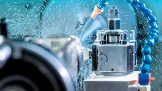 Im Bereich der Metallbearbeitung ist Folia vielseitig einsetzbar: von Stahllegierungen, Gusswerkstoffen bis hin zu Buntmetallen und von leichten bis hin zu schwersten Bearbeitungsvorgängen. (Total Deutschland)