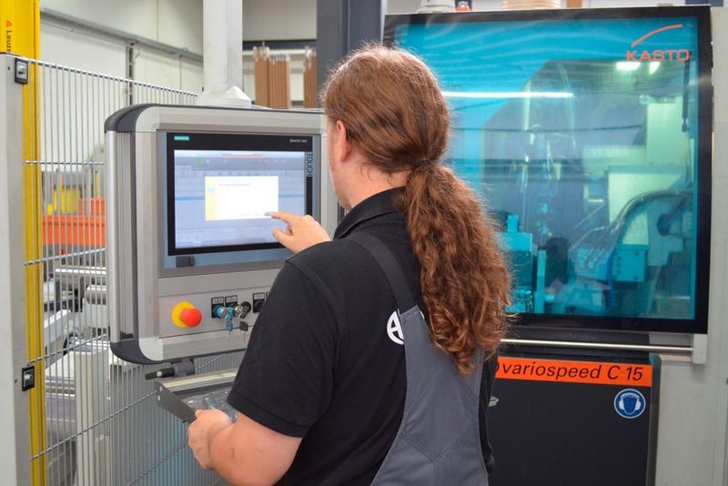 Per grafischer Benutzeroberfläche lässt sich die Kastovariospeed einfach und intuitiv bedienen. (Bild: Kasto)