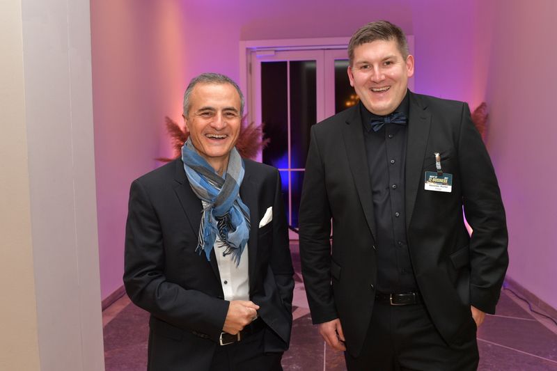 Massimo Scuderi, M. K. Computer, und Alexander Münkel, (r.) ITscope, sind schon in Feierlaune. (Hannes Magerstaedt)