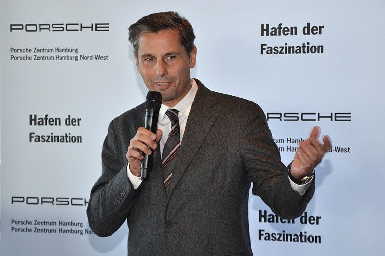 Porsche-Deutschlandchef Klaus Zellmer hatte ein großes Investitionspaket mitgebracht. Porsche baut für 30 Millionen Euro am Standort Hamburg. (Foto: Achter)