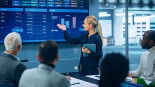 IT-Sicherheit wandelt sich immer mehr zur Unternehmenssicherheit und wird für Firmen und ihre Führungsorgane somit zur haftungsrechtlich nicht delegierbaren Chefsache. (Bild: Gorodenkoff - stock.adobe.com)