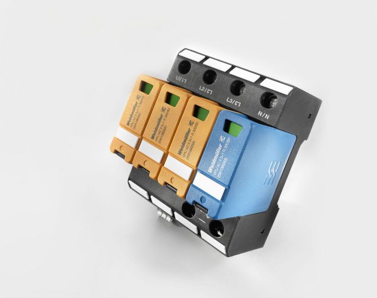 Produktvarianten mit N/PE-Überspannungs-Schutzableiter zeigen den Status des Schutzelements optisch an.  (Weidmüller)