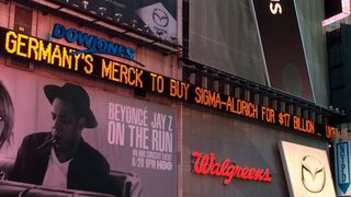 Am 22. September 2014 machte Merck das Übernahmeangebot für Sigma-Aldrich in Höhe von 17 Milliarden Dollar öffentlich (im Bild: Times Square, New York). (Bild: Merck)