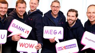 Von links: Benjamin Klatt (Vertriebsleiter Bank 11), Jörn Everhard (Geschäftsführer Bank 11) und die neuen Vertriebsbereichsleiter Nico Wienke, Stefan Persch, Simon Baum und Nico Jäger. (Bank 11)