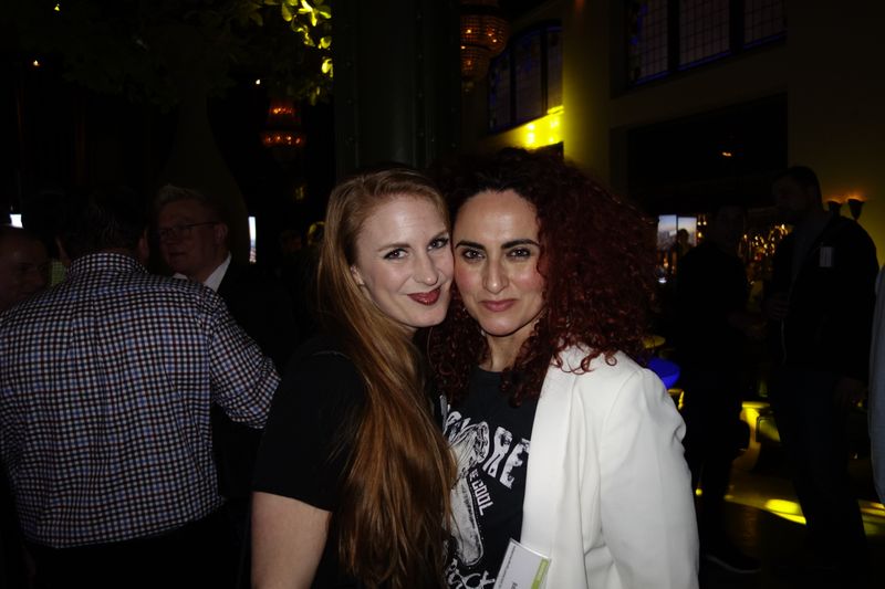 Rothaarige halten zusammen, Fabienne Rahier, m3connect, und Besa, IT-BUSINESS (Bild: IT-BUSINESS)