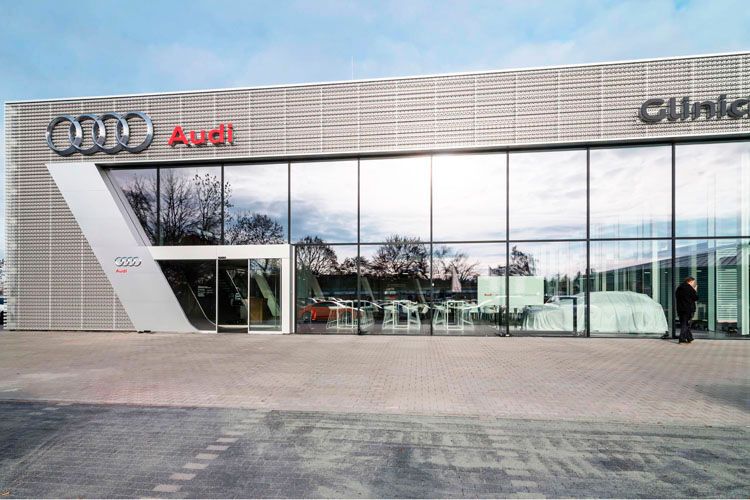 Der neue Audi-Terminal ersetzt den bisherigen Verkaufs-Pavillon und bietet auf einer Netto-Ausstellungsfläche von 385 m² Platz für bis zu zwölf Neuwagen. (Foto: Glinicke)