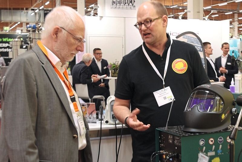 Am Stand von Botzian & Kirch (