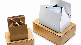 Die Blitzbox ist eine einteilige Wellpapp-Verpackung mit schnell aufzurichtendem Boden, Steckverschluss und vollüberlappendem Innenboden. Bild: Ratioform (Archiv: Vogel Business Media)