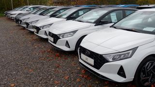 2021 wurden in Deutschland noch einmal deutlich weniger Autos neu registriert als im Corona-Jahr 2020. (Wehner / Vogel Communications Group)