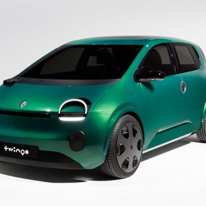 Unverkennbar ein Twingo: Renault präsentierte in Paris die neue Elektro-Variante des Kleinstwagens, die 2026 auf den Markt kommen soll.(Bild:  Renault)